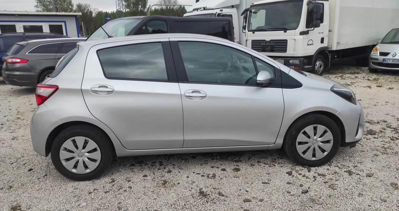 Toyota Yaris cena 49500 przebieg: 49000, rok produkcji 2020 z Gniewkowo małe 211